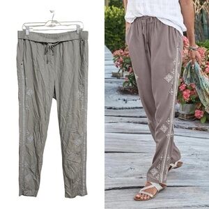 Sundance Tone It Up Embroidered Pant Size Medium